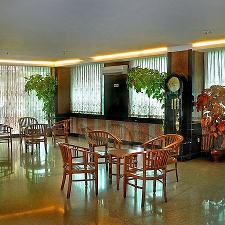 Plaza Hotel Harco Mangga Dua Джакарта Екстериор снимка
