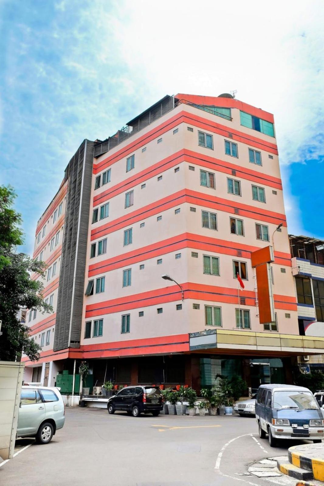 Plaza Hotel Harco Mangga Dua Джакарта Екстериор снимка